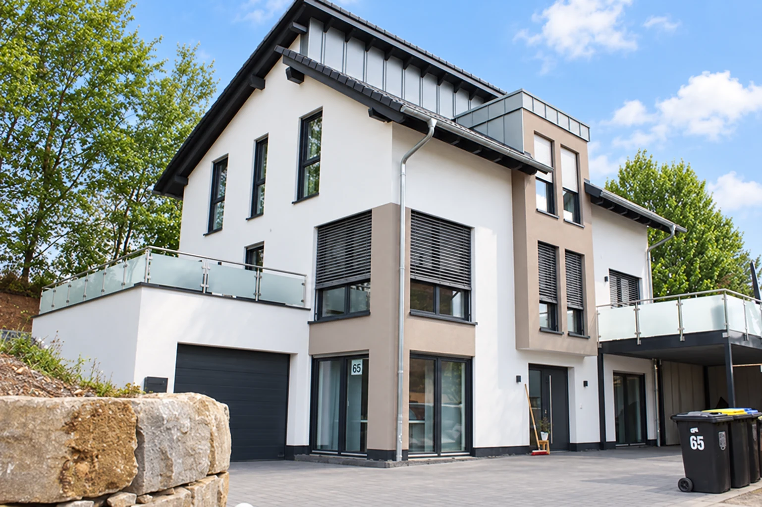 Wohnen mit großzügigen Glasflächen